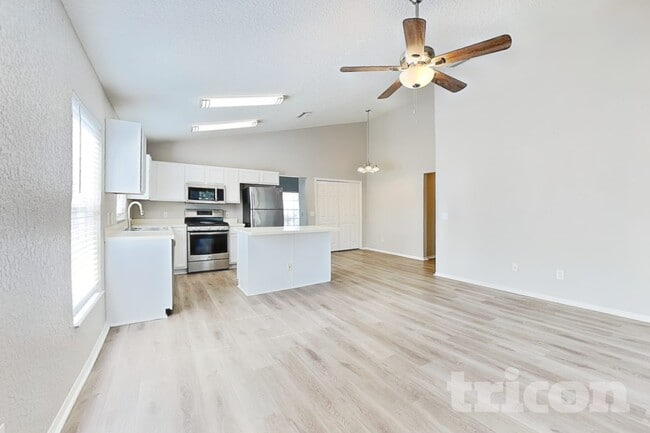 Photo - 1124 Vinetree Dr