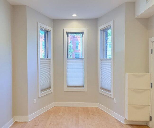 Photo - 1123 6th St NW