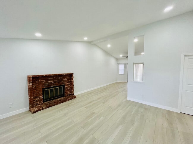 1532 Michelle Ave