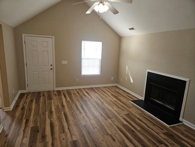 Photo - Darling 3br/2ba RANCH!! Avail Now! Near downtown Ral and I-40!!