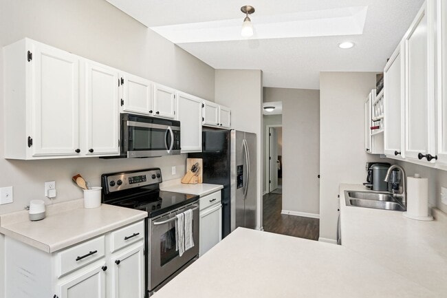 Photo - 3 bd, 2 bathroom, 2 car garage two level end unit town home