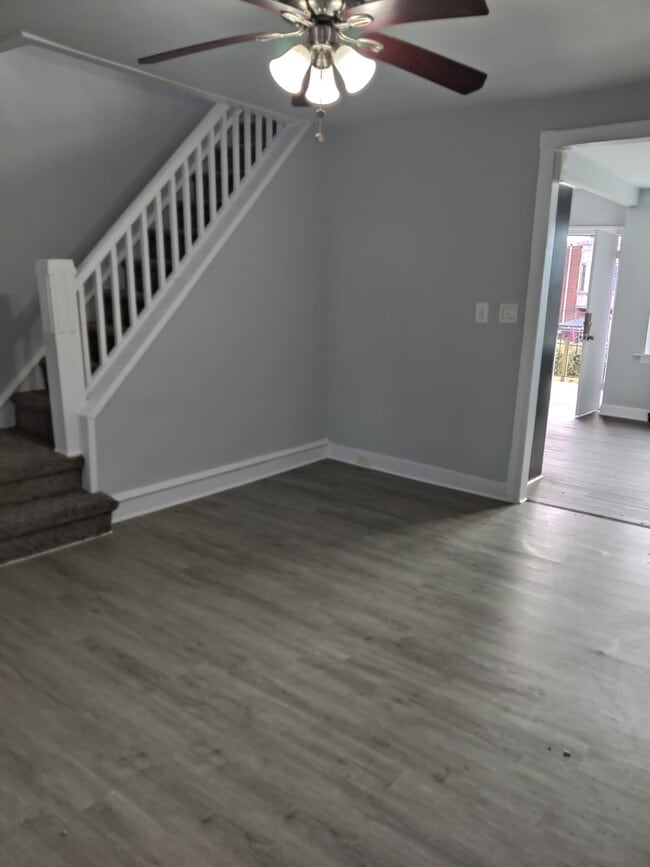 Photo - 532 E Mayland St