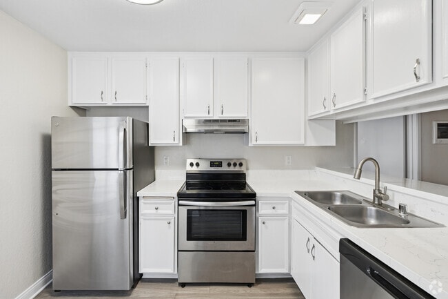 1BR, 1BA - 650SF - Kitchen