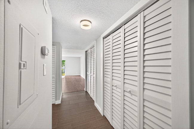 Photo - 201 S Arrawana Ave