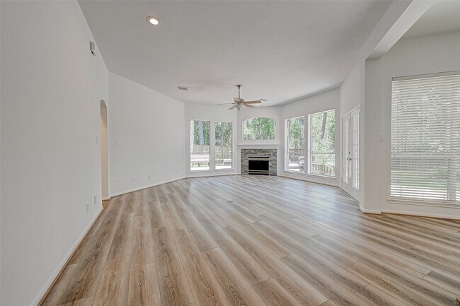 Photo - 38 Tethered Vine Pl