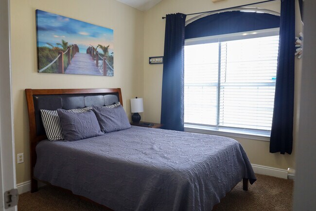 Queen bedroom #2