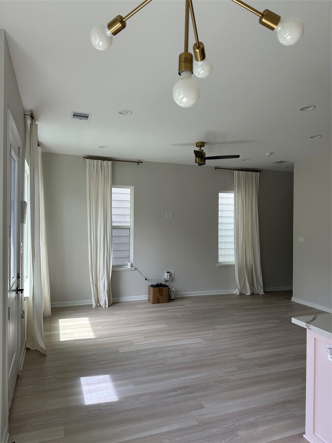 Photo - 2032 W Tidwell Rd