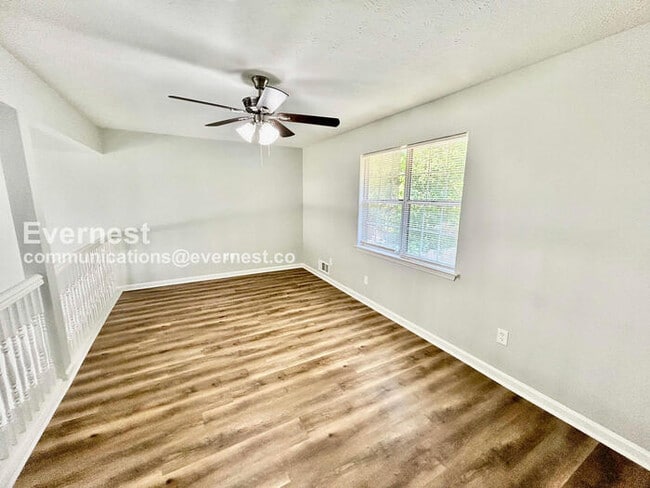 Photo - 5049 Donnell Way