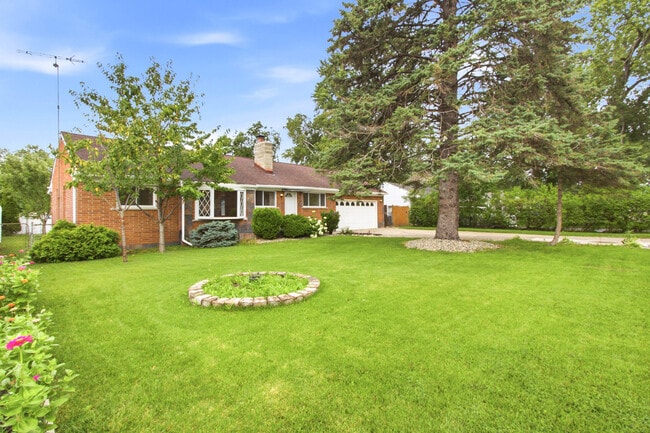 Building Photo - 8885 Cardwell St