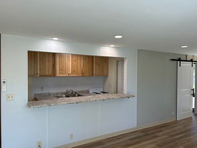 Photo - 1-Bedroom, 1-Bathroom Apartment -- SUBLET ...