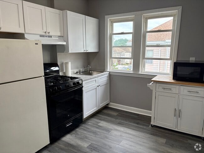 Building Photo - 7 Chauncey St Unit B Rental