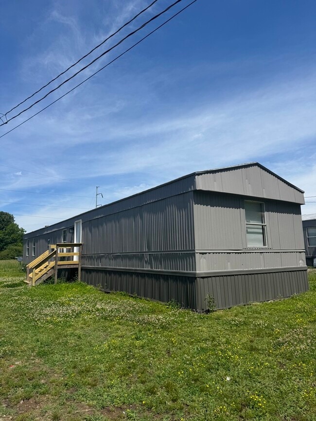 Building Photo - 585 Old Branch Rd
