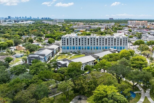 Building Photo - 5961 SW 68th St