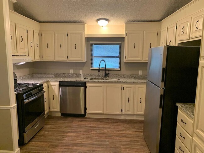 Photo - Country living between Topeka and Lawrence...