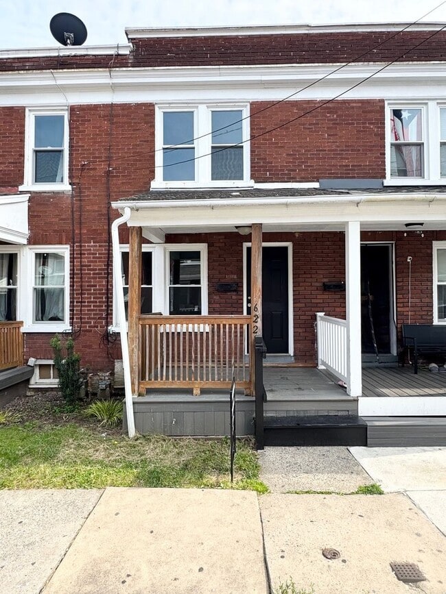 2 Bedroom House. - 2 Bedroom House.