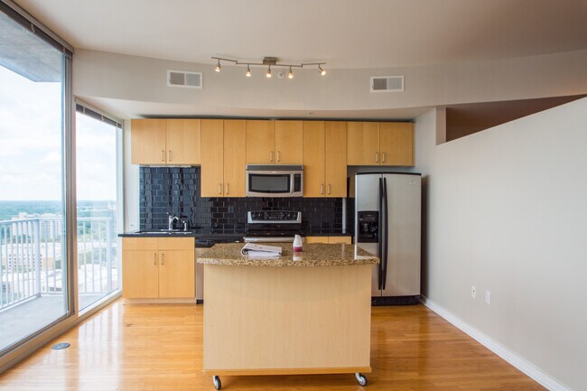 Photo - 1 Bedroom Apartment w/ Beautiful View and ... Unit 1707