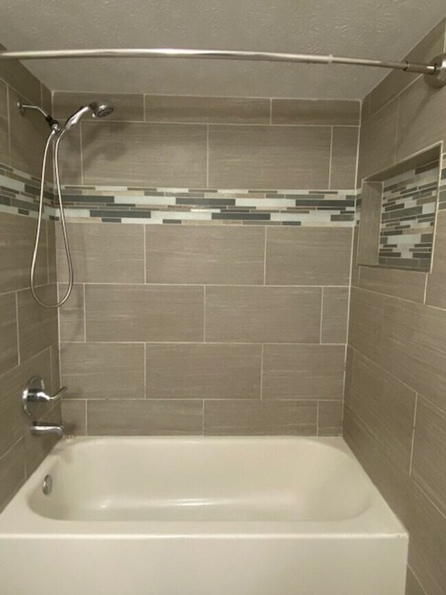 FOUR BEDROOM WANDA GRAY/CHEROKEE/KICKAPOO!! Rental House Rental in Springfield, MO