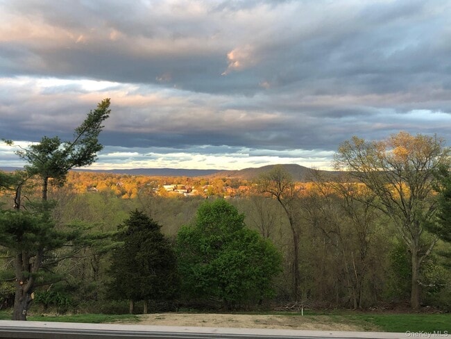 Photo - 322 Sunset Hill Rd E