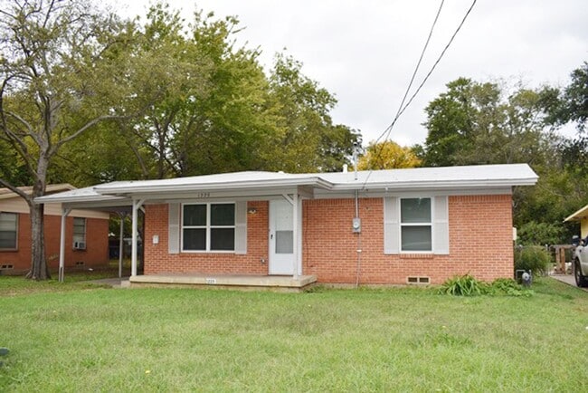 Lovely 2-1 home in Irving! - Lovely 2-1 home in Irving!
