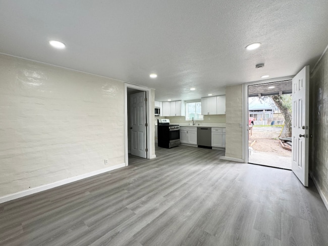 Photo - 5230 Tunson Rd Unit 5230 A