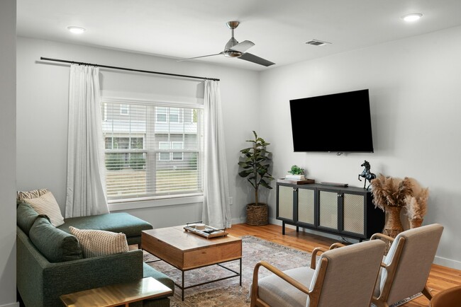 Photo - 3641 Hydes Ferry Rd