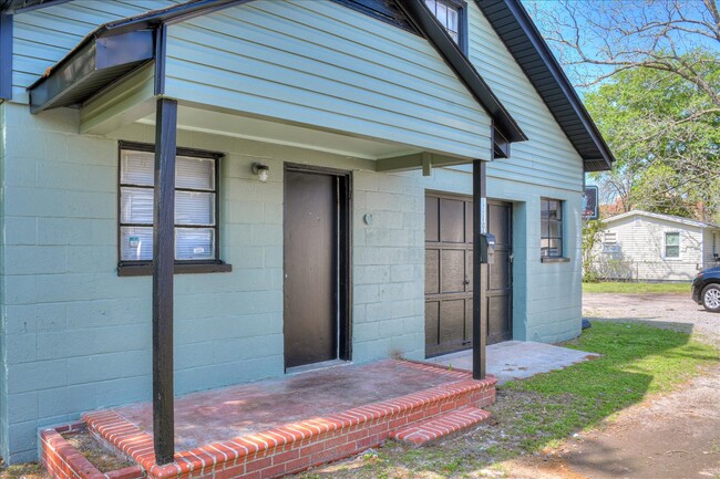 Front Door - 1728 Telfair St Casa Unidad S-A