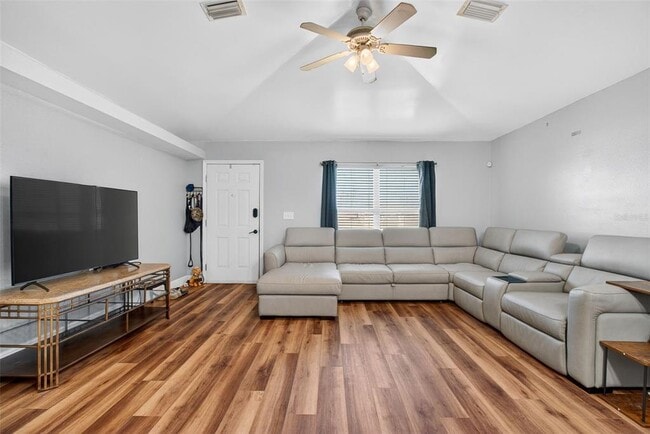 Photo - 2174 19th Ave SW