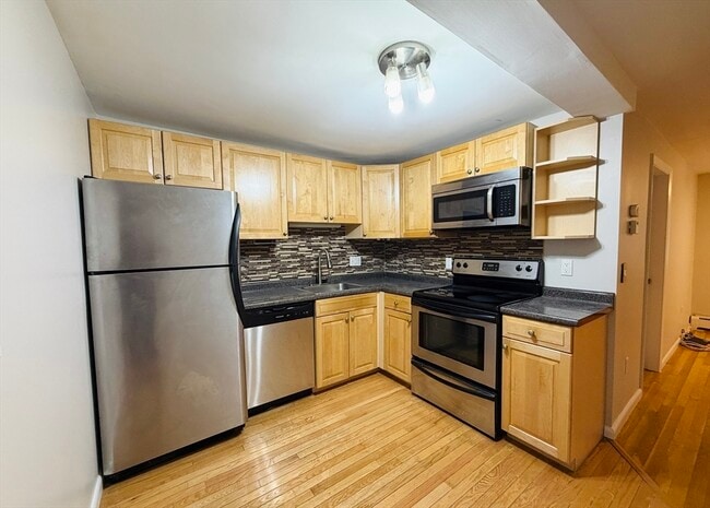 Photo - 95 Maple St Unit 2