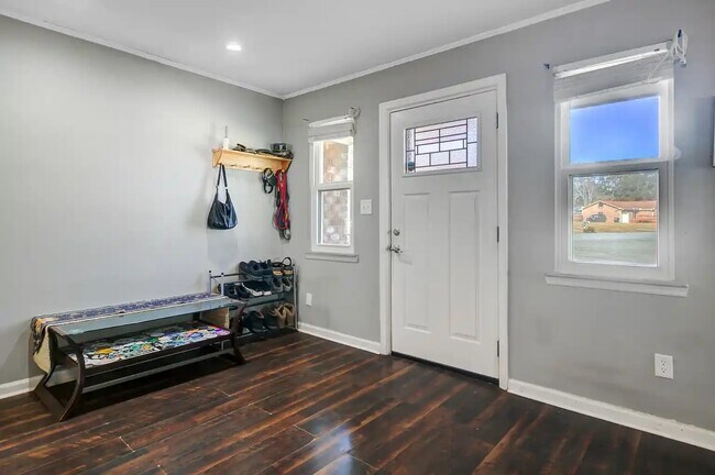 100 John Ct