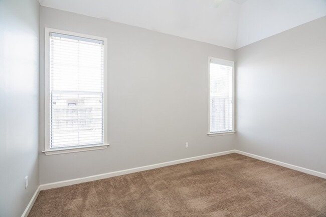 Photo - 4902 Longleaf Oak Cove