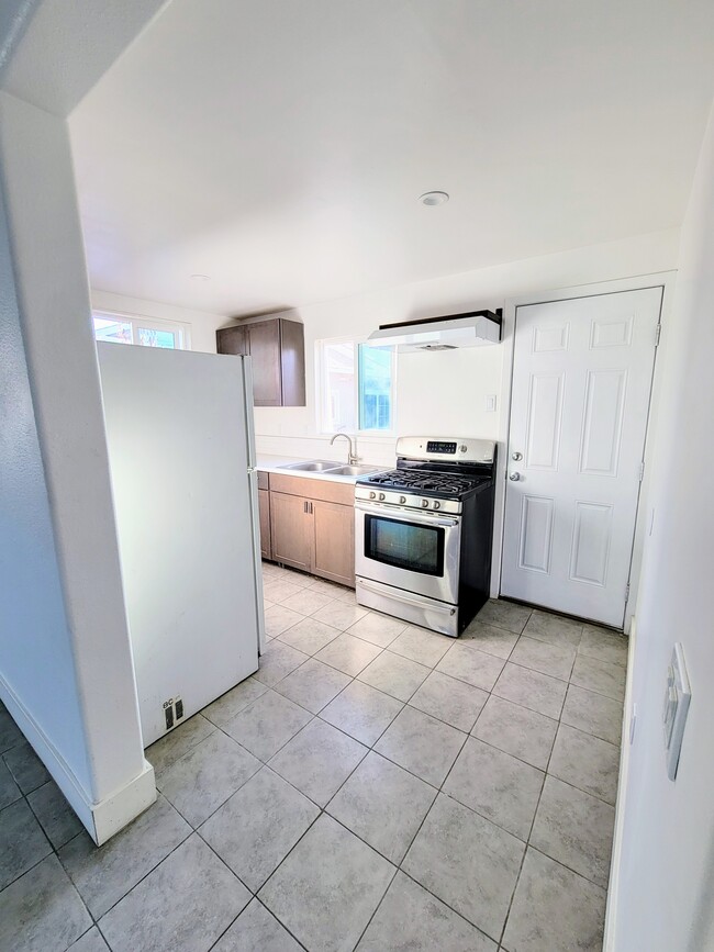 Photo - 41 W Vince St