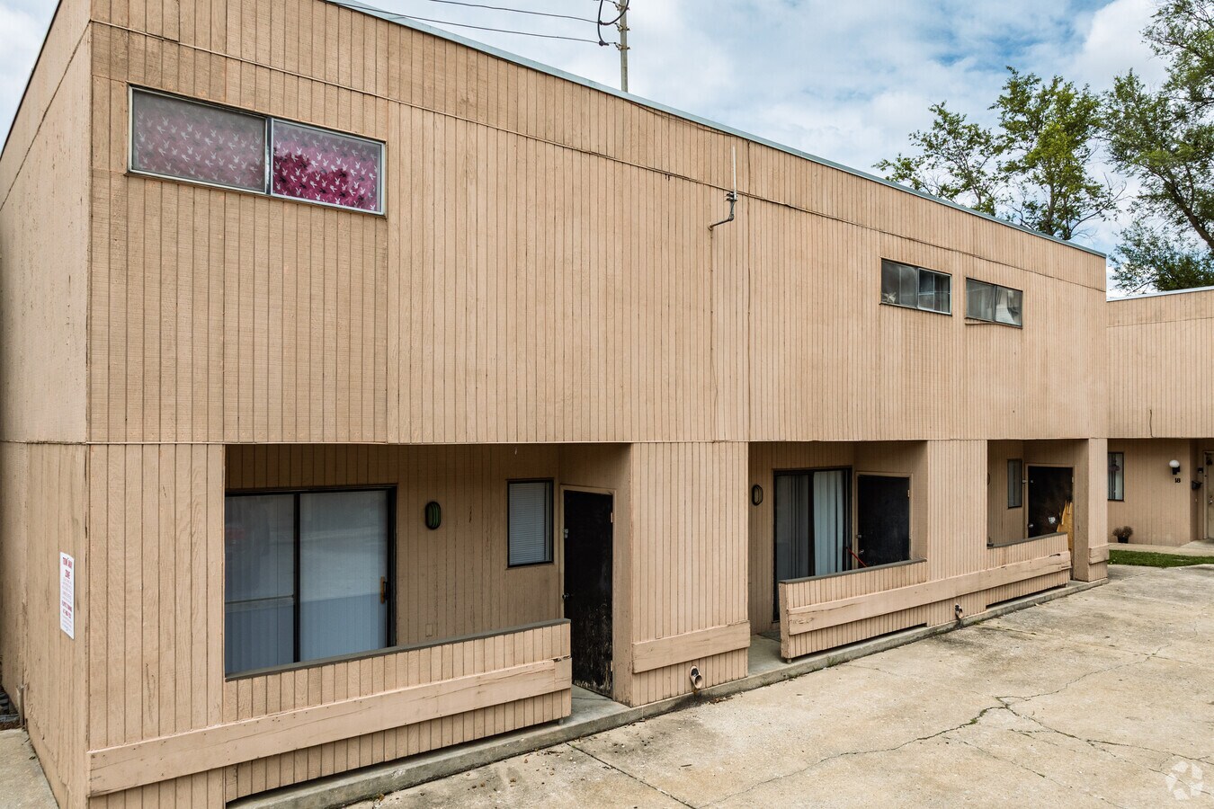 Photo - Pepper Tree Apartments