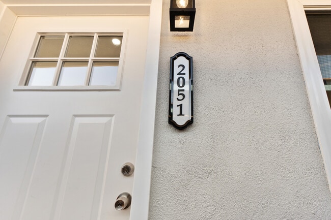 Building Photo - 2051 E Harding St