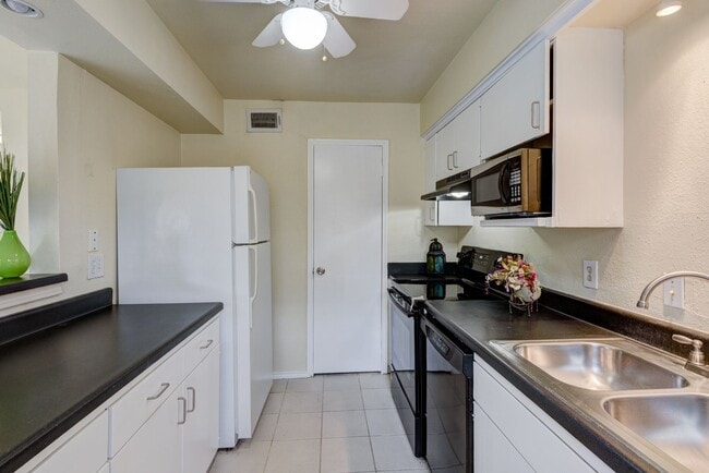 Photo - 6422 Burgoyne Dr.