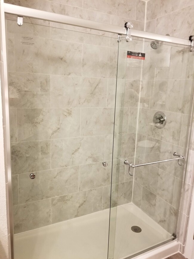 Shower - 8800 Latrec Ave Unit 107