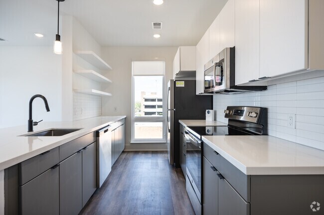 2BR, 2BA - 1080SF