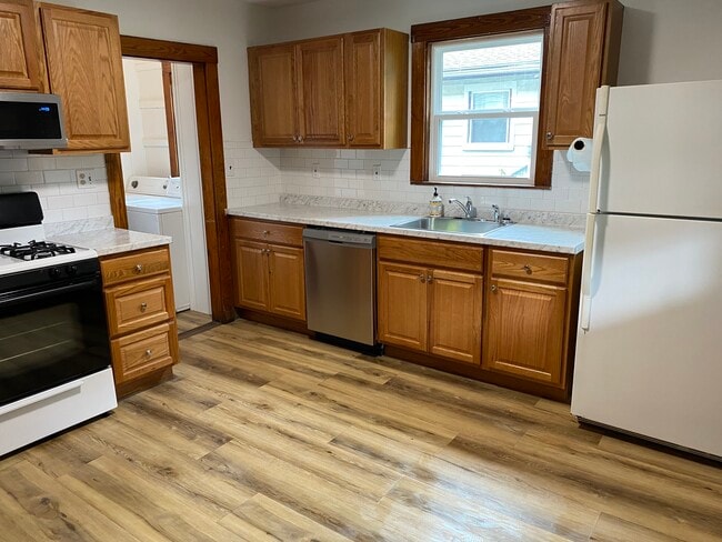 Building Photo - 4093 Washington St Unit 1