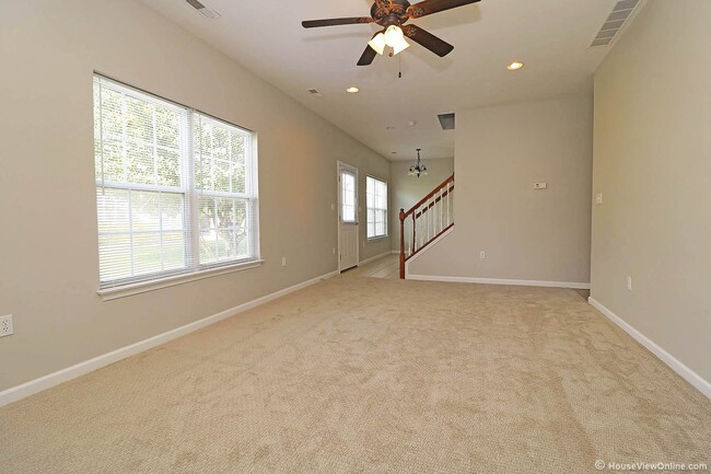 Photo - Larkspur Ct 2804/2806 Unit 2806