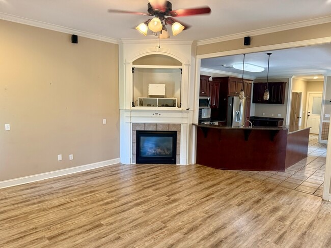 Photo - 364 Spring Hill Dr