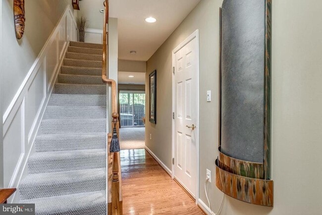 Photo - 43726 Clear Lake Square