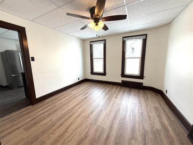 Photo - 752 McSorley St