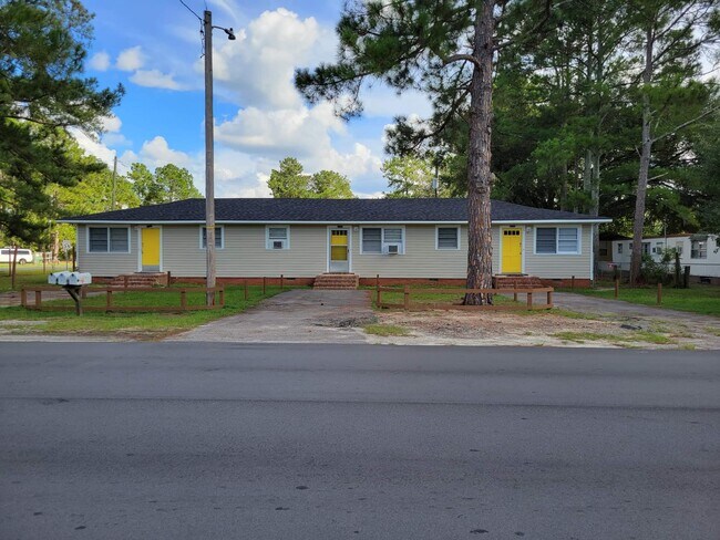 Apartment - 1219 Charmain St Apartments Unit C
