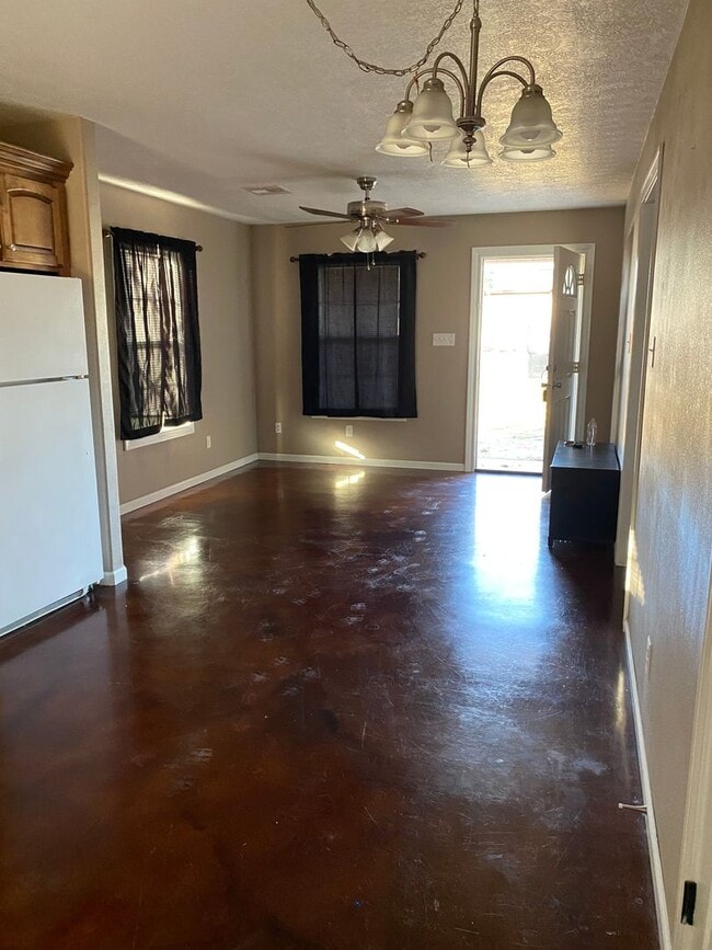 Photo - 2 Bedroom 1 Bath home for lease