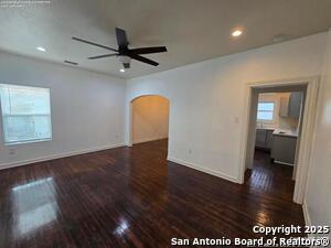 809 Elmwood Dr