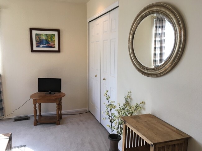 Photo - 2400 Rim Dr