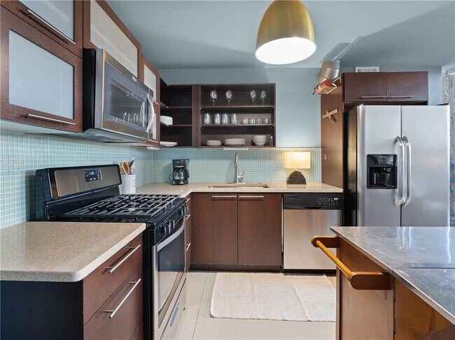 Photo - 170 Boulevard NE Unidad 305E