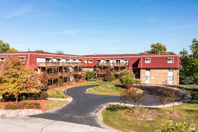 Photo - Linden Woods