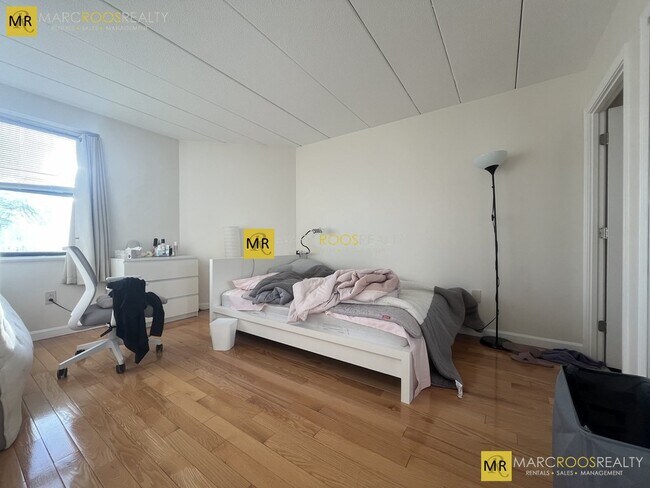 Photo - 1933 Commonwealth Ave Unit 504