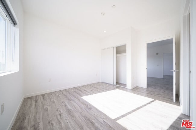 Photo - 1229 S Kingsley Dr Unit 301