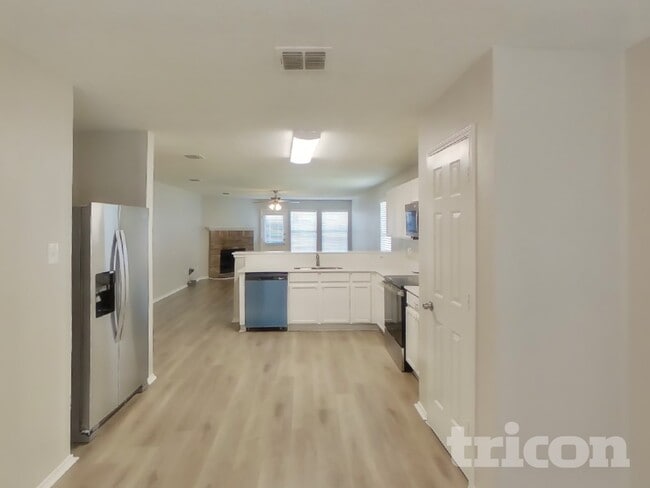 Photo - 1502 Warrington Way